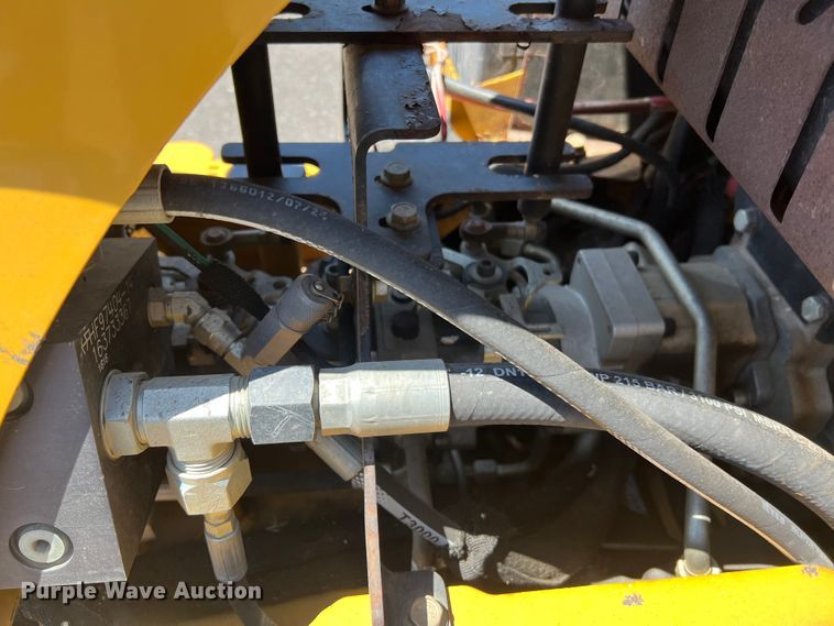 image for item LI9625 2016 Vermeer SC30TX  stump grinder