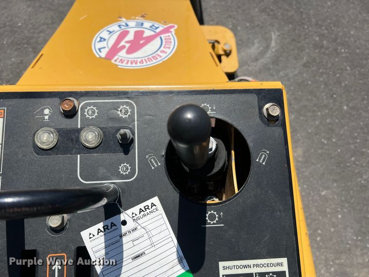 image for item LI9625 2016 Vermeer SC30TX  stump grinder