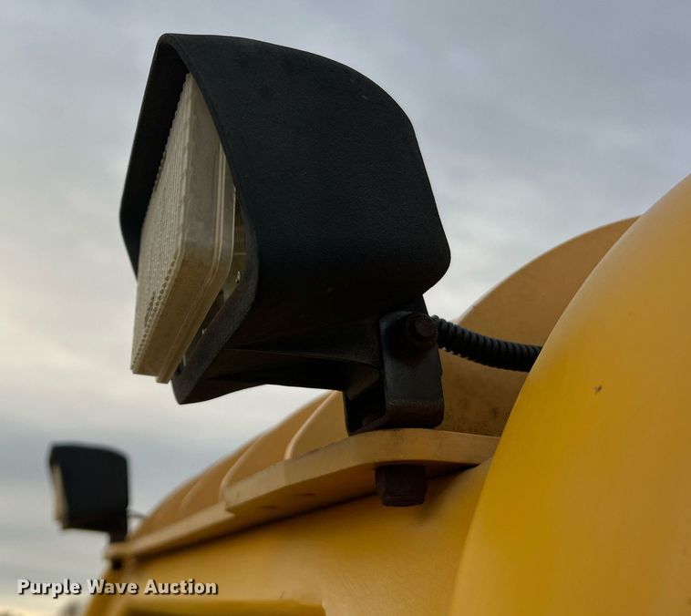 image for item LI9626 1999 Gehl DL8H  telehandler