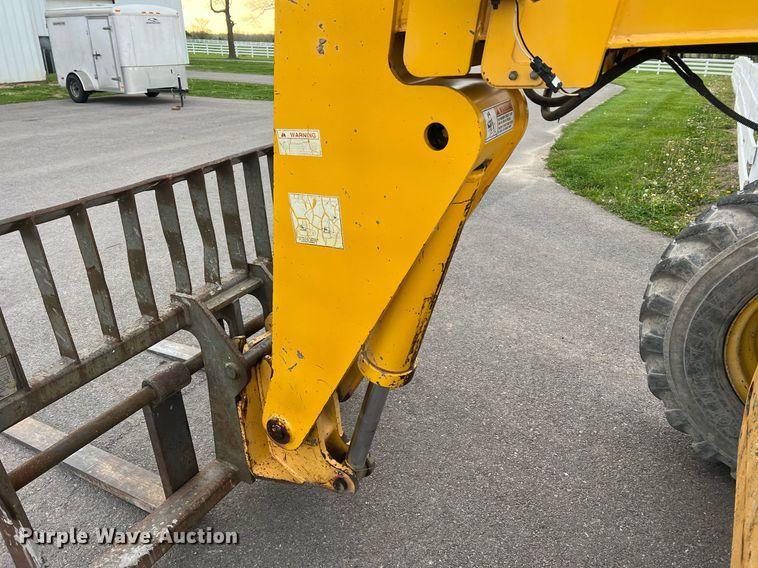 image for item LI9626 1999 Gehl DL8H  telehandler