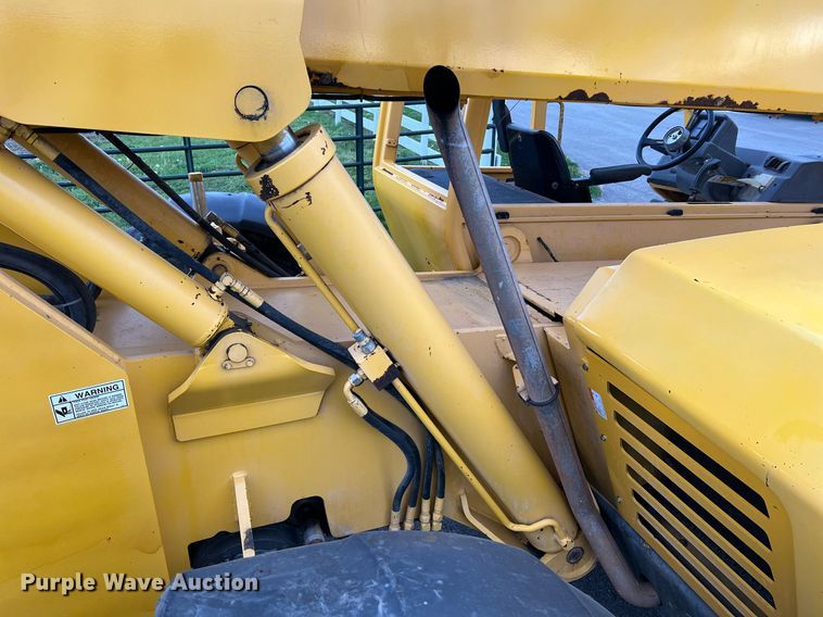 image for item LI9626 1999 Gehl DL8H  telehandler