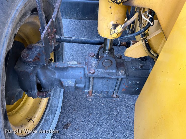 image for item LI9626 1999 Gehl DL8H  telehandler