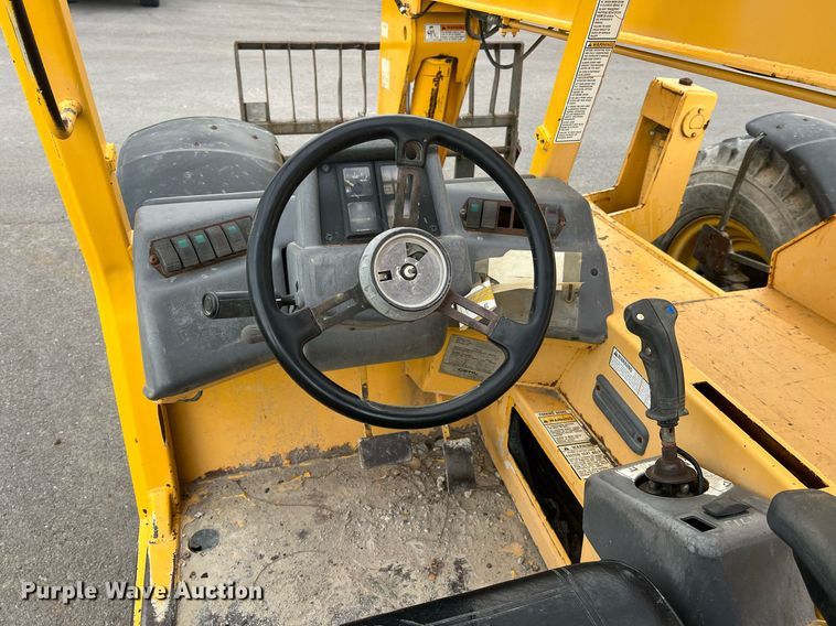 image for item LI9626 1999 Gehl DL8H  telehandler