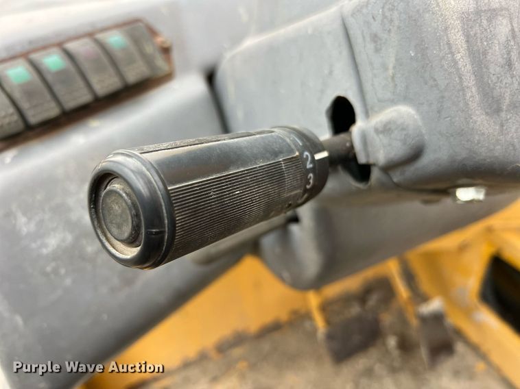 image for item LI9626 1999 Gehl DL8H  telehandler