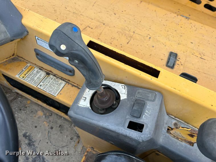 image for item LI9626 1999 Gehl DL8H  telehandler