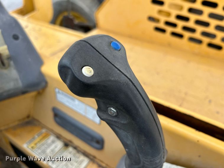 image for item LI9626 1999 Gehl DL8H  telehandler