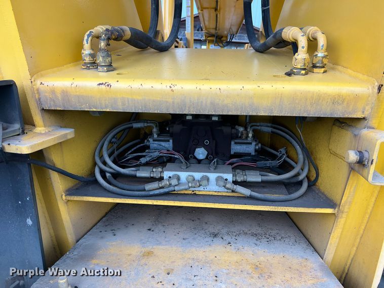 image for item LI9626 1999 Gehl DL8H  telehandler