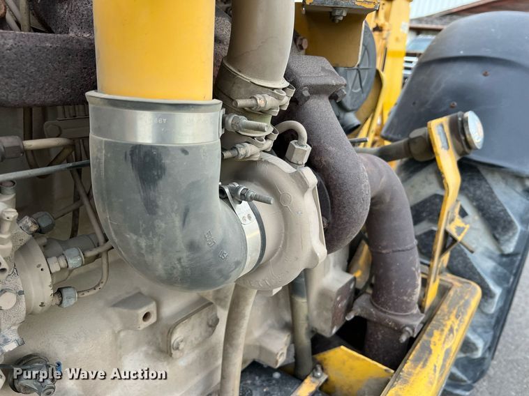 image for item LI9626 1999 Gehl DL8H  telehandler