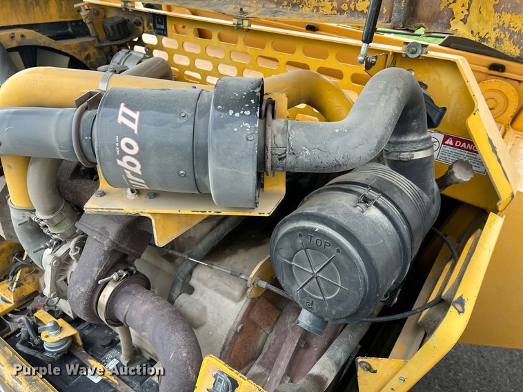 image for item LI9626 1999 Gehl DL8H  telehandler