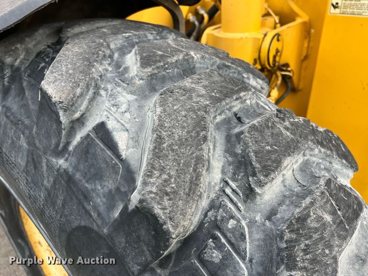 image for item LI9626 1999 Gehl DL8H  telehandler