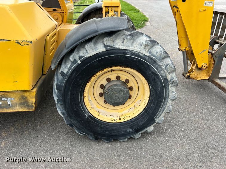 image for item LI9626 1999 Gehl DL8H  telehandler