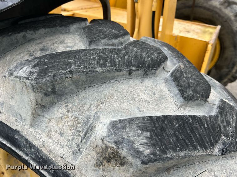 image for item LI9626 1999 Gehl DL8H  telehandler