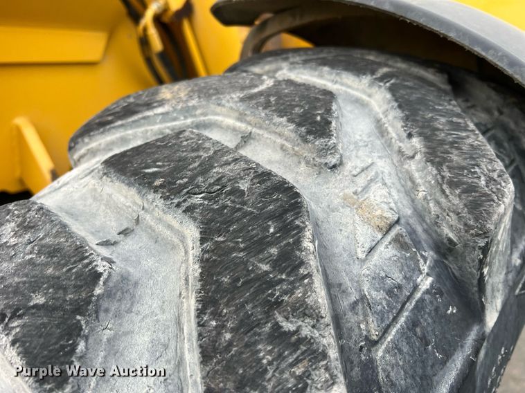 image for item LI9626 1999 Gehl DL8H  telehandler