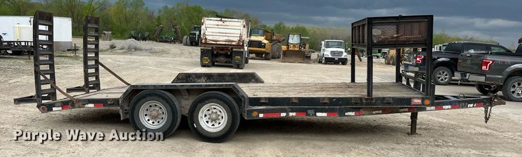 image for item LI9628 2011 PJ Trailers  equipment trailer