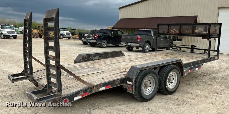 image for item LI9628 2011 PJ Trailers  equipment trailer