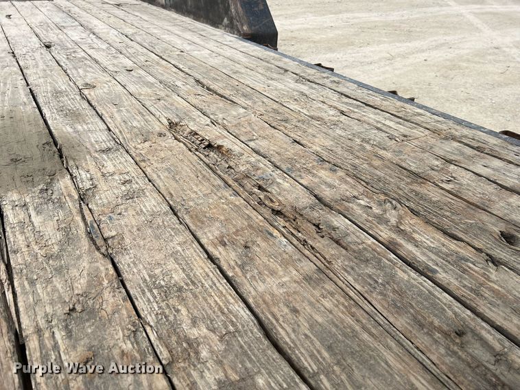 image for item LI9628 2011 PJ Trailers  equipment trailer