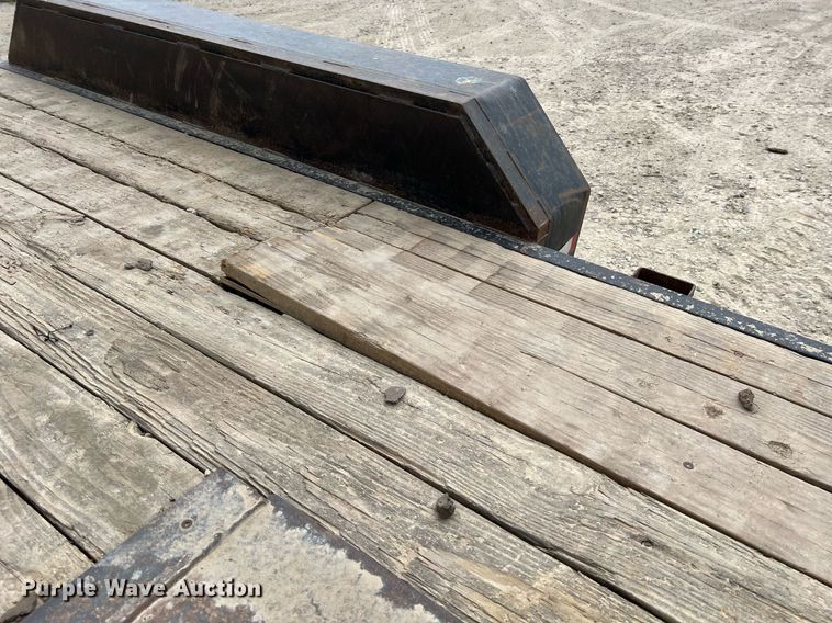 image for item LI9628 2011 PJ Trailers  equipment trailer