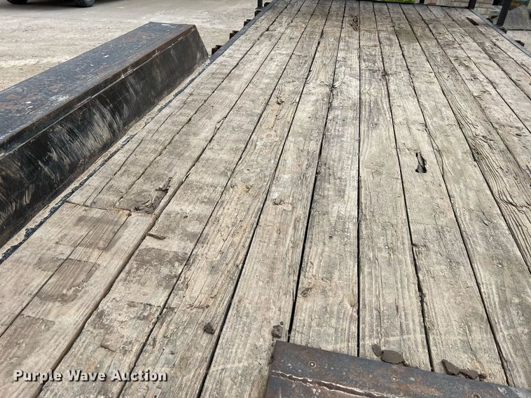 image for item LI9628 2011 PJ Trailers  equipment trailer