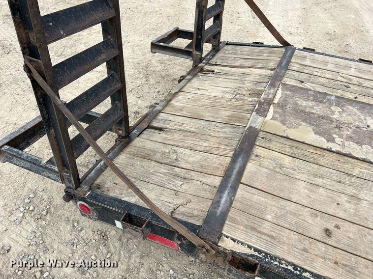 image for item LI9628 2011 PJ Trailers  equipment trailer