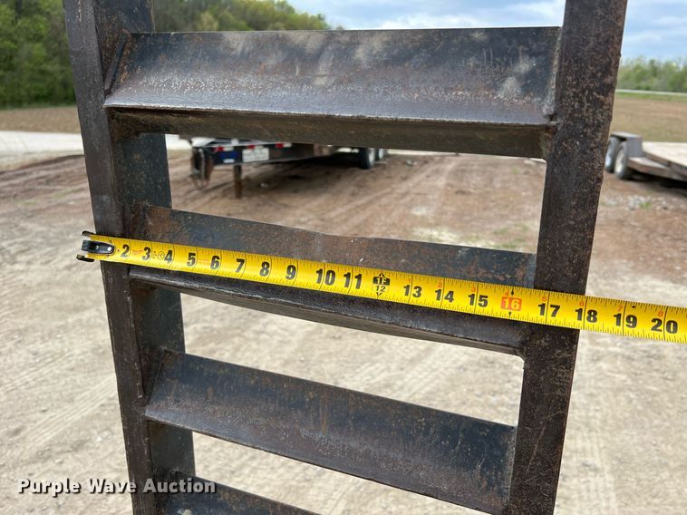 image for item LI9628 2011 PJ Trailers  equipment trailer