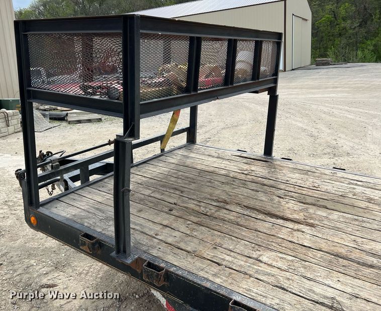 image for item LI9628 2011 PJ Trailers  equipment trailer