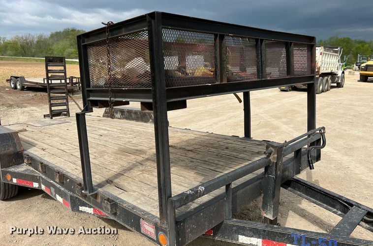 image for item LI9628 2011 PJ Trailers  equipment trailer