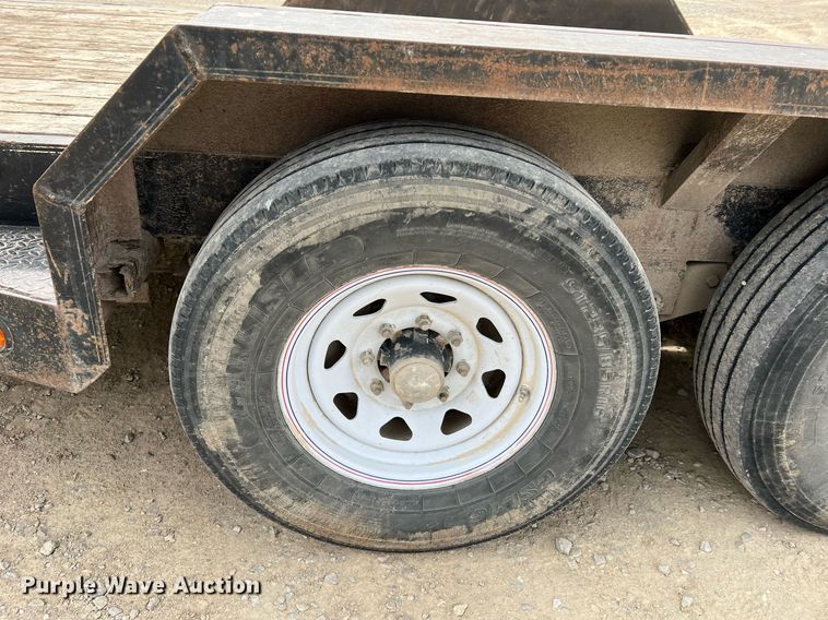 image for item LI9628 2011 PJ Trailers  equipment trailer