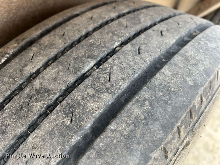 image for item LI9628 2011 PJ Trailers  equipment trailer