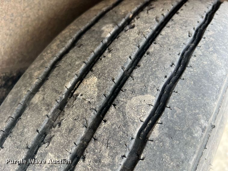 image for item LI9628 2011 PJ Trailers  equipment trailer