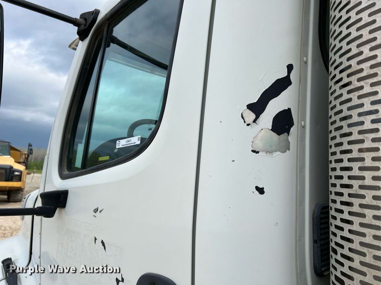 image for item LI9631 2007 Freightliner Business Class M2 112  dump truck