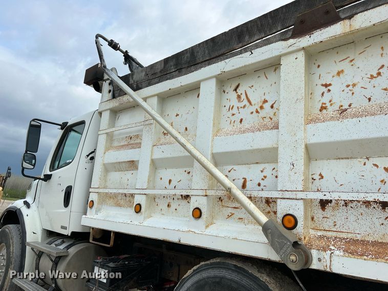 image for item LI9631 2007 Freightliner Business Class M2 112  dump truck