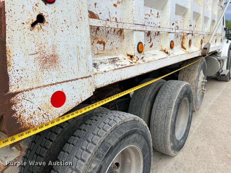 image for item LI9631 2007 Freightliner Business Class M2 112  dump truck