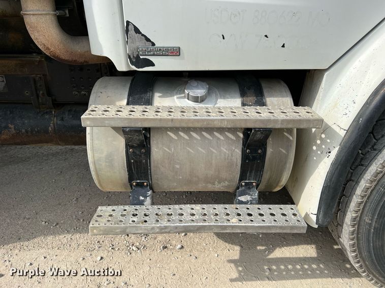 image for item LI9631 2007 Freightliner Business Class M2 112  dump truck