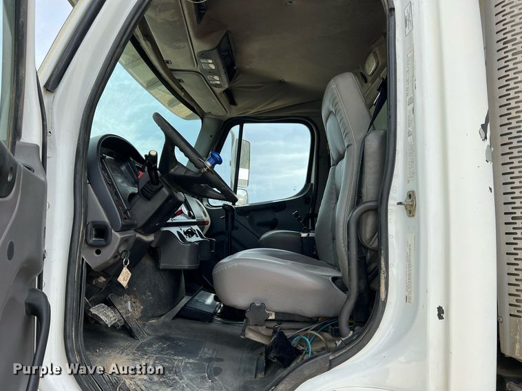 image for item LI9631 2007 Freightliner Business Class M2 112  dump truck