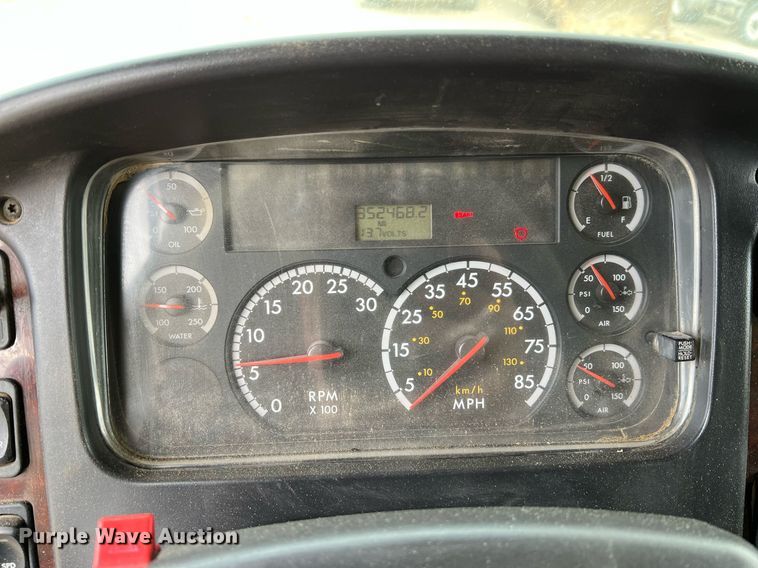 image for item LI9631 2007 Freightliner Business Class M2 112  dump truck