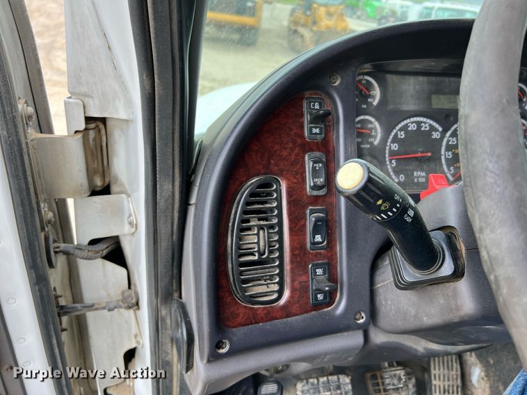 image for item LI9631 2007 Freightliner Business Class M2 112  dump truck