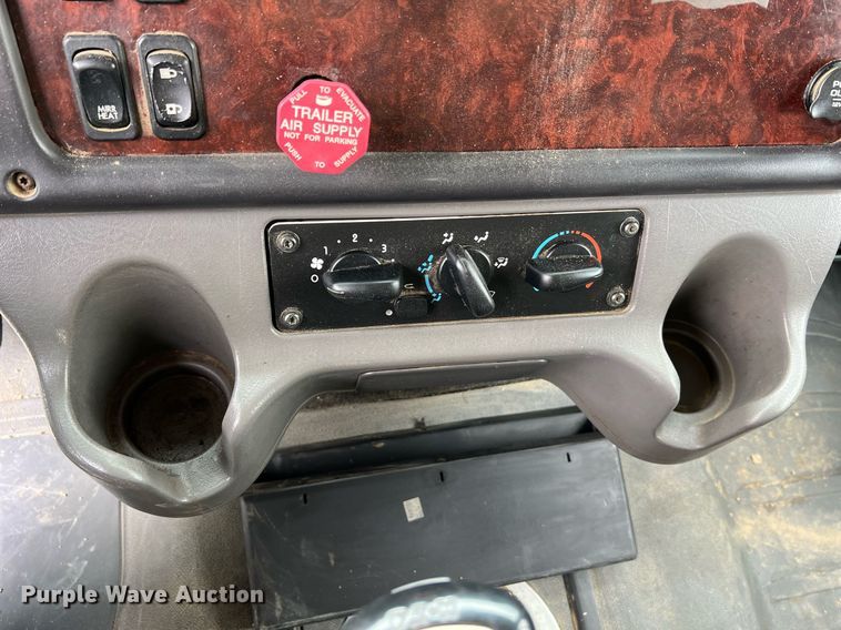 image for item LI9631 2007 Freightliner Business Class M2 112  dump truck