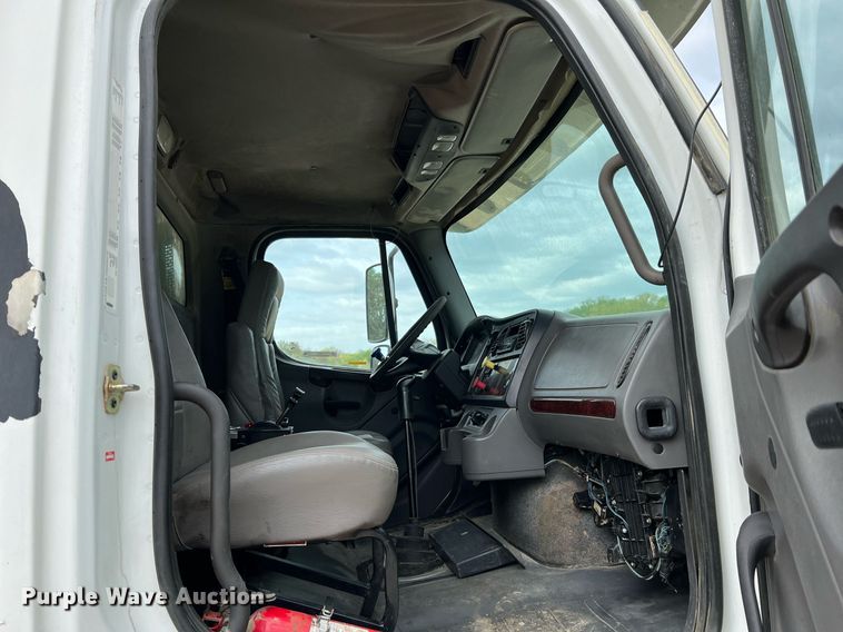 image for item LI9631 2007 Freightliner Business Class M2 112  dump truck