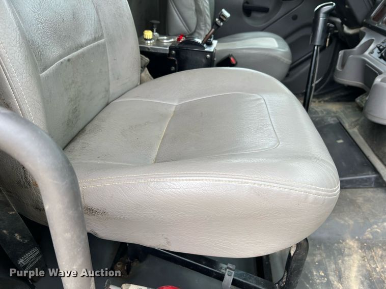 image for item LI9631 2007 Freightliner Business Class M2 112  dump truck