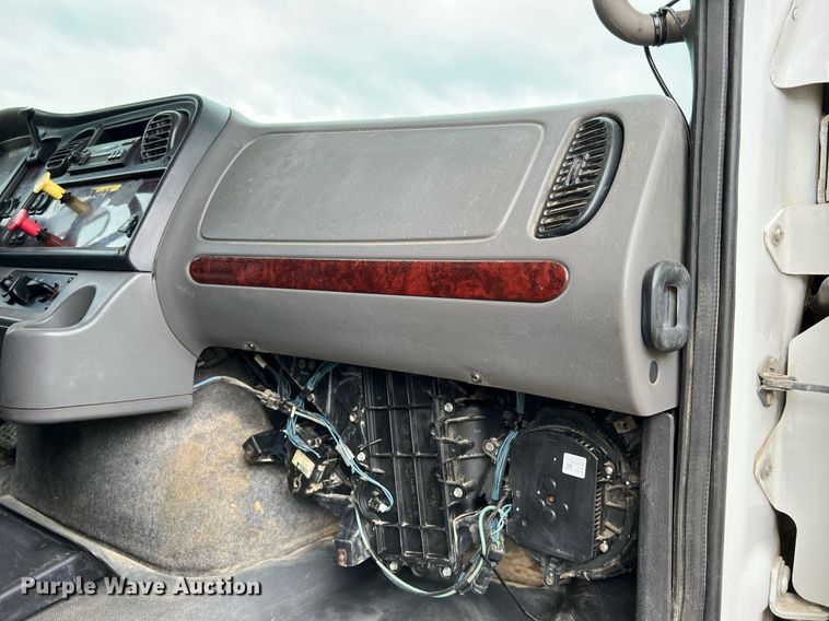 image for item LI9631 2007 Freightliner Business Class M2 112  dump truck