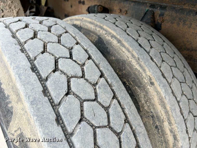 image for item LI9631 2007 Freightliner Business Class M2 112  dump truck