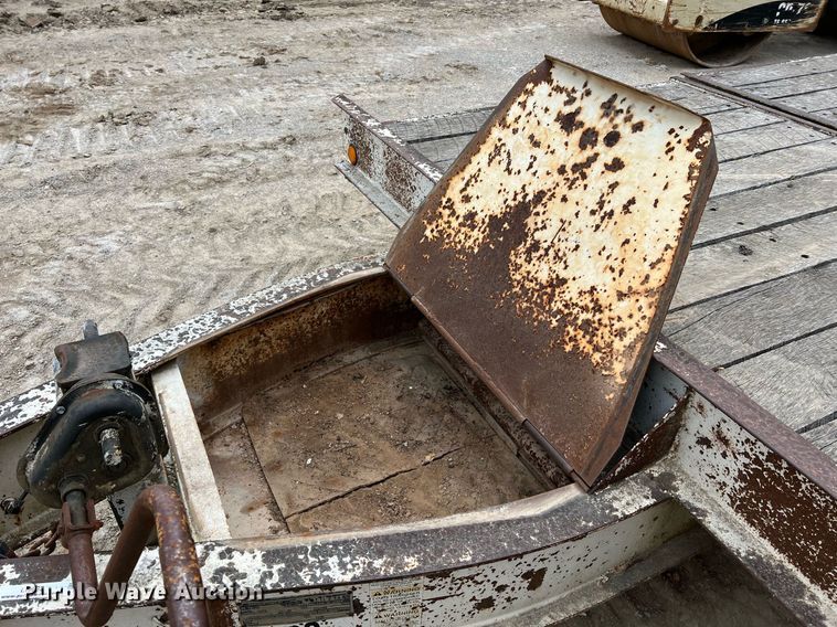 image for item LI9632 1999 Talbert  equipment trailer