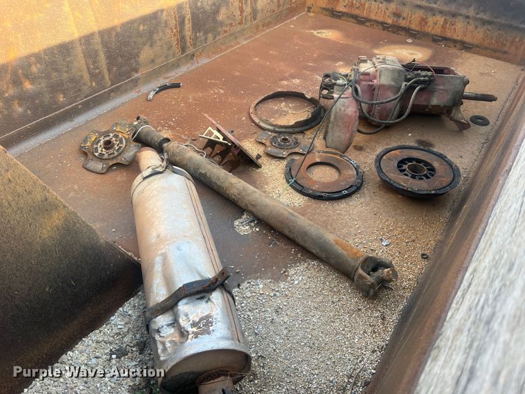 image for item LI9637 1990 Ford FT900  dump truck