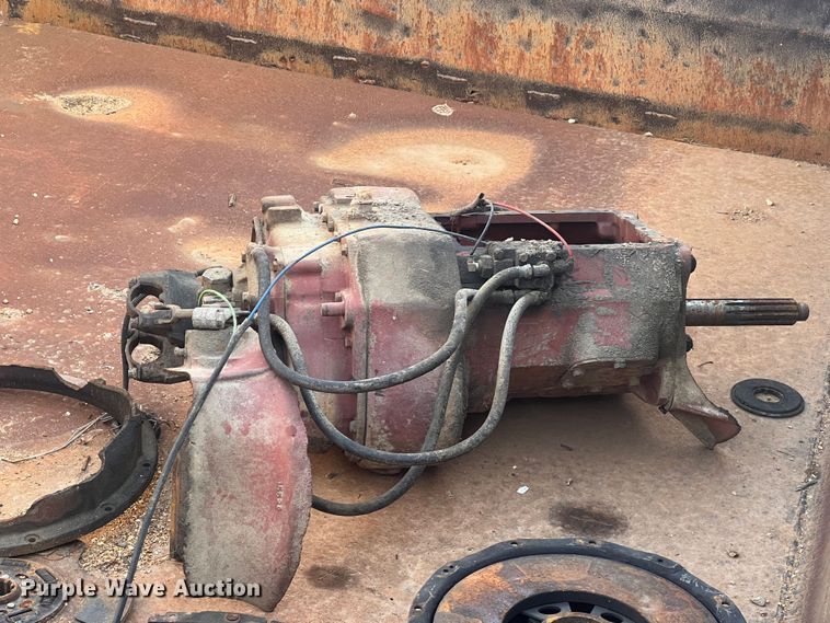 image for item LI9637 1990 Ford FT900  dump truck