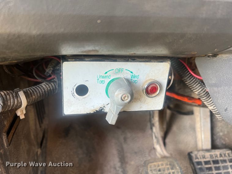 image for item LI9637 1990 Ford FT900  dump truck