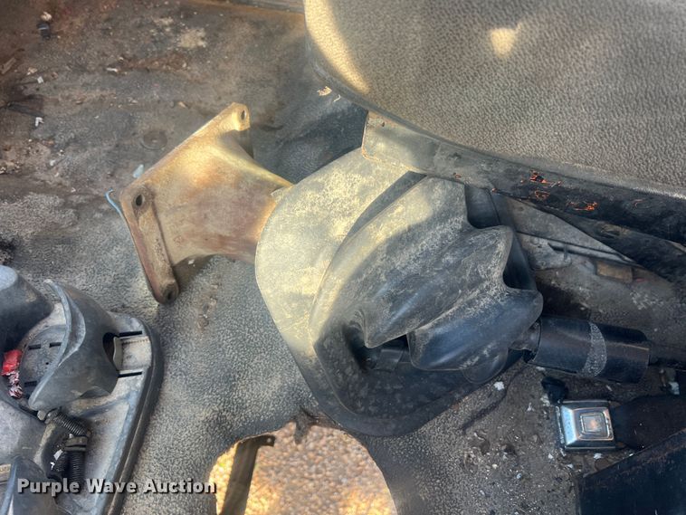 image for item LI9637 1990 Ford FT900  dump truck