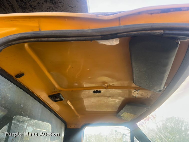 image for item LI9637 1990 Ford FT900  dump truck