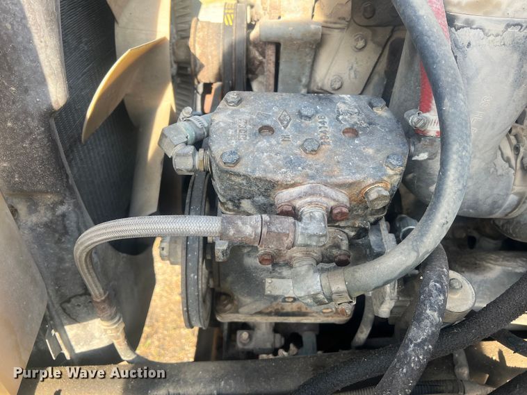 image for item LI9637 1990 Ford FT900  dump truck