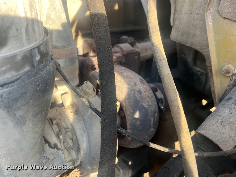 image for item LI9637 1990 Ford FT900  dump truck