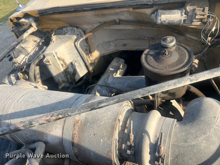 image for item LI9637 1990 Ford FT900  dump truck